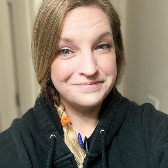 Meet your Posher, Erica - Picture 1 of 1